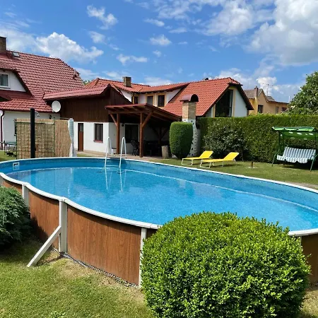 Holiday home Rekreacni Dum Sudomerice u Bechyne