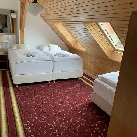 Holiday home Rekreacni Dum Sudomerice u Bechyne